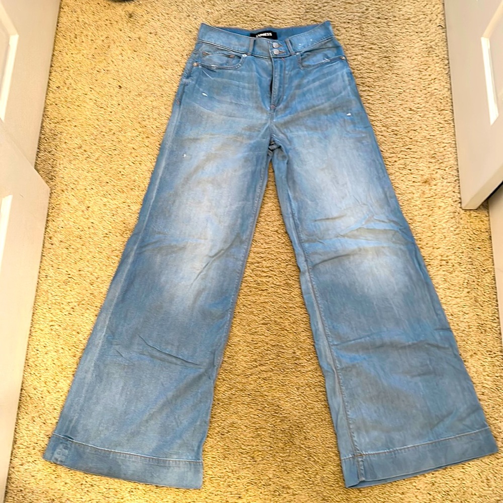 Express Light wash high waist wise leg jeans